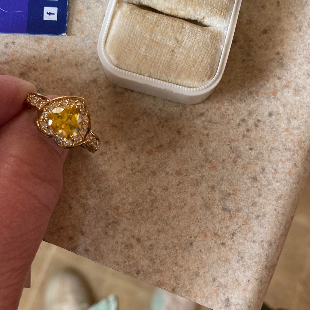 Fashion heart shaped ring!!!  💛💛💛